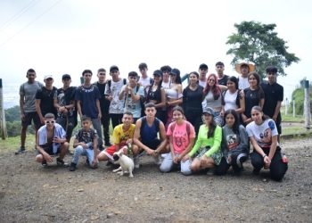 GOBIERNO DE LA CIUDAD LIDERÓ CAMINATA ECOLÓGICA CON MÁS DE 60 JÓVENES DE LA CIUDAD
