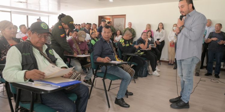 Gobernador Juan Diego Patiño lideró primer encuentro con la Minga Indígena para analizar temas de educación