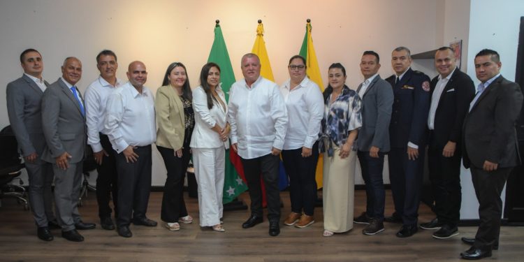 Alcalde Roberto Jiménez tomó juramento y posesionó a primeros miembros de su gabinete