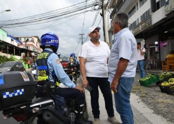 Inició la campaña pedagógica para que conductores no parqueen sus vehículos sobre los andenes