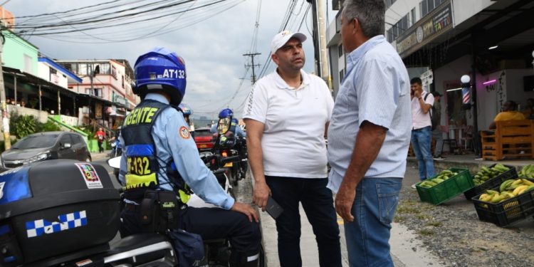 Inició la campaña pedagógica para que conductores no parqueen sus vehículos sobre los andenes