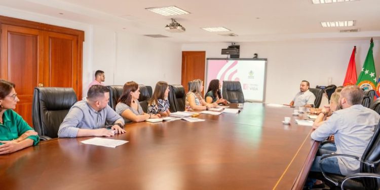 El gobernador Juan Diego Patiño y el ICBF trabajarán en conjunto por la niñez de Risaralda