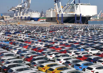 Las exportaciones anuales de China cayeron por primera vez en siete años