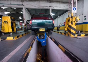 Aumenta el precio de la revisión técnico mecánica en Colombia en 2024: estas son las nuevas tarifas