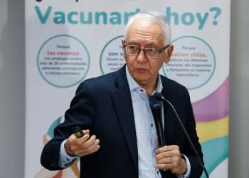 Ministro de Salud dijo que Bogotá no quiso recibir más vacunas contra el covid-19 para niños