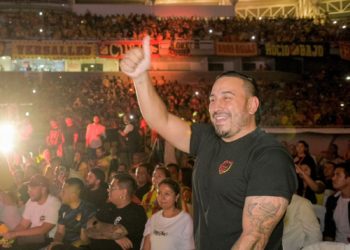 El Gobernador Juan Diego Patiño acompañó la presentación oficial del Deportivo Pereira