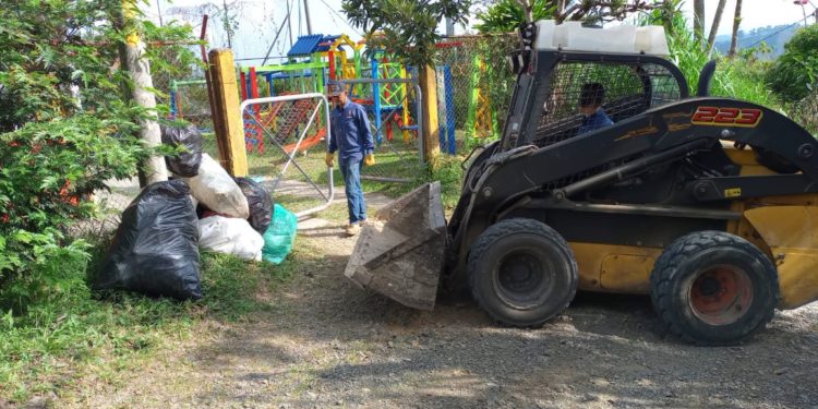 “La basura es responsabilidad de todos” docente de la vereda La Argentina