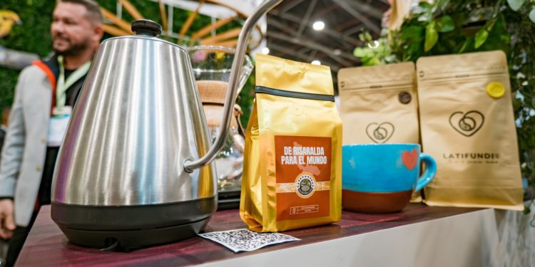 “Risaralda, un destino lleno de vida”, cautiva a los visitantes de la Vitrina Turística de Anato