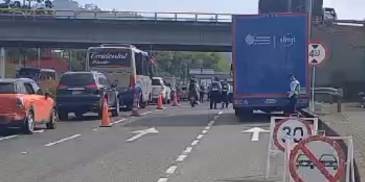 Tránsito de Dosquebradas hace pruebas de cámaras digitales que identifican en tiempo real la situación legal de los vehículos