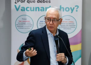 Ministro de Salud aceptó mala gestión del presupuesto nacional y culpó al exministro de Hacienda José Ocampo