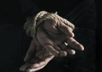 Liberan a la mamá del niño que clamó en video viral al Clan del Golfo para volver a estar con ella