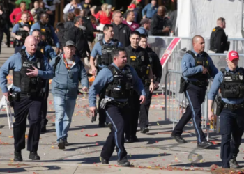 Al menos un muerto y más de 20 heridos en Kansas City tras un tiroteo durante los festejos por el triunfo en el Super Bowl