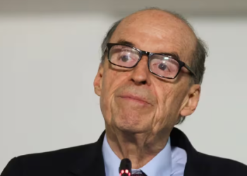 Demandaron nombramientos que hizo Álvaro Leyva luego de ser suspendido: quieren tumbar los decretos que firmó