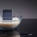 Apple desmiente mito: no pongas tu iPhone en una bolsa de arroz para secarlo