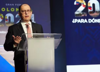 Francisco Barbosa se despide con millonario gasto en libros sobre su gestión en la Fiscalía