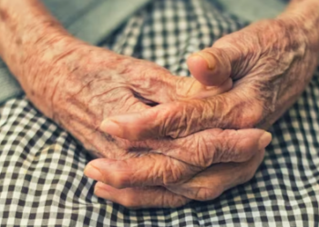 Corte Constitucional ordenó que las mujeres que cotizan en fondos privados puedan pensionarse con 1.000 semanas