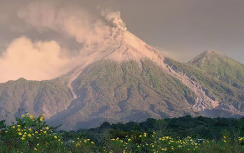 Guatemala: reporte de la actividad del volcán de Fuego HOY 18 de marzo