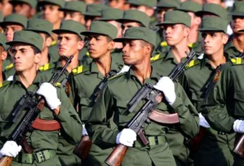 El complejo entramado de las Fuerzas Armadas cubanas que podría hacer caótica una sucesión de poder en la isla