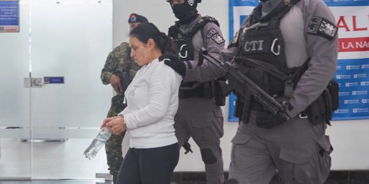 CAPTURADA CON FINES DE EXTRADICIÓN UNA MUJER QUE PRESUNTAMENTE INSTRUMENTALIZABA PERSONAS PARA TRANSPORTAR COCAÍNA A EUROPA