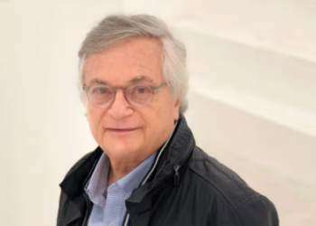 Moisés Naim: “Hoy la democracia está bajo ataque a nivel mundial, es una forma de gobierno en peligro de extinción”