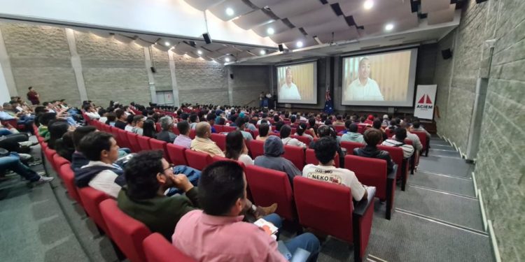 Ingeniería sin Fronteras: éxito en el Evento «Australia Necesita Ingenieros» durante el Viva Fest de la UTP 