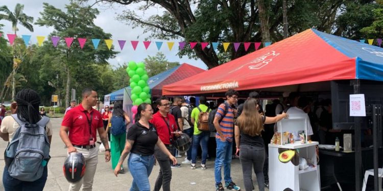La UTP transforma su campus en un epicentro empresarial con la Feria Conectando Talento 