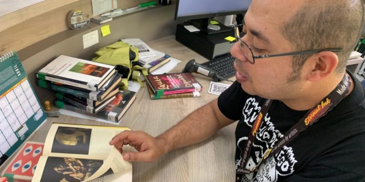 «Brilla en el Caos»: La importancia transformadora de la lectura 