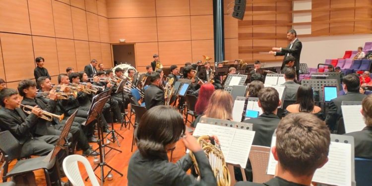 Un verdadero espectáculo se vivió en el Concierto Sonidos Unidos  