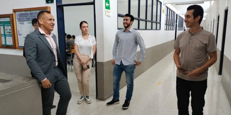 Fortaleciendo el aprendizaje en el aula: experimento sobre la Temperatura de Curie 