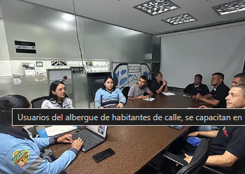 Usuarios del albergue de habitantes de calle, se capacitan en normas de tránsito y seguridad vial
