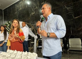 En acto simbólico Alcalde de Pereira firmó compromiso con las víctimas del conflicto armado