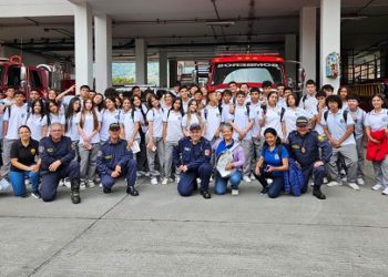 Estudiantes de institución educativa de Pereira conocen y viven por un día la labor del Cuerpo Oficial de Bomberos