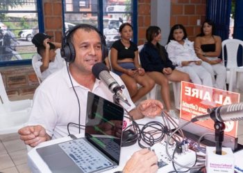 En la comuna Consota, la Emisora Cultural de Pereira realizó el primer Taller de Radio y Podcast