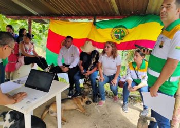 Ante peticiones de resguardo Kurmadó en Marsella, Gobernación apoyó con maquinaria para arreglos de vías terciarias