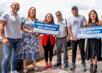 La Gobernación de Risaralda hizo entrega de cheques a clústeres ganadores de la convocatoria Colombia Productiva