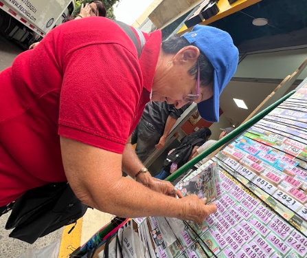 Doña Amparo, toda una vida vendiendo Lotería del Risaralda