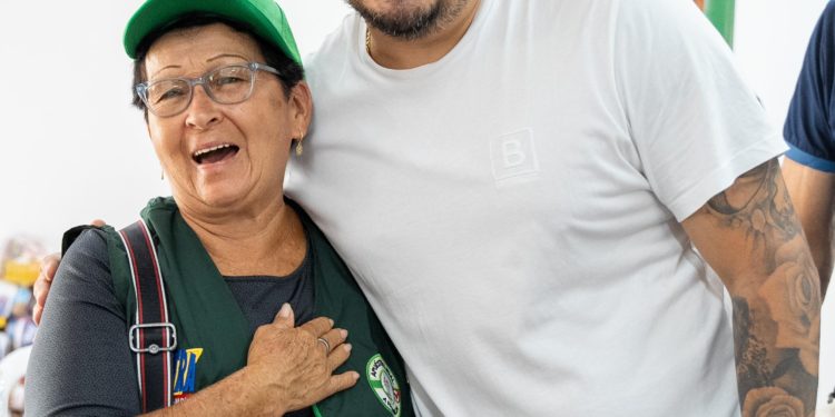 Gobernador sorprendió con buenas noticias a lo loteros, durante el encuentro con la fuerza de ventas de la Lotería del Risaralda