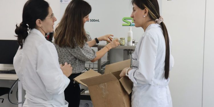 Invitación a la Muestra Comercial y Tecnológica del III Congreso de Cadenas Agroindustriales: Aguacate