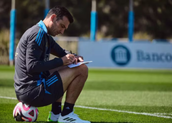 Argentina mantiene dos dudas para enfrentar a Colombia y un jugador que fue desafectado