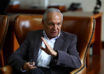 Ministro de Hacienda fue tajante sobre el aumento del Acpm: “Tarde o temprano se realizará”