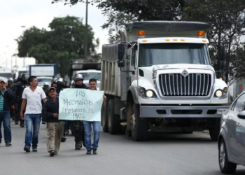 Paro camionero: bloqueos siguieron en la madrugada en el sur de Bogotá y en la Vía al Llano
