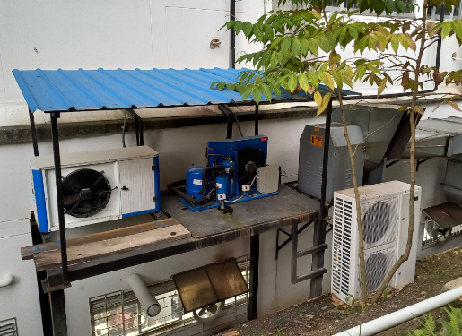 Inicia instalación de Cabina de insonorización del compresor del cuarto frío del restaurante del Edificio 15