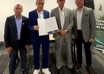 Celebración de los 30 años de la Revista Médica de Risaralda en la Feria del Libro de Pereira 2024
