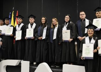 16 jóvenes de ‘Risaralda Profesional’ se graduaron como Tecnólogos en Desarrollo de Software