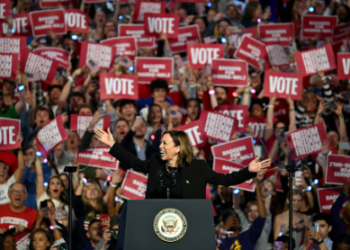 Kamala Harris llamó a los jóvenes de Estados Unidos a participar en la transformación política del país