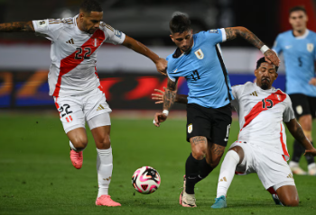 En medio de la crisis interna, la Uruguay de Bielsa perdió 1-0 con Perú por las Eliminatorias Sudamericanas