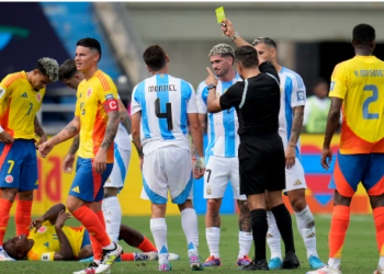 FIFA impuso sanción a Colombia por cánticos discriminatorios en el juego ante Argentina por eliminatorias: así se cumplirá
