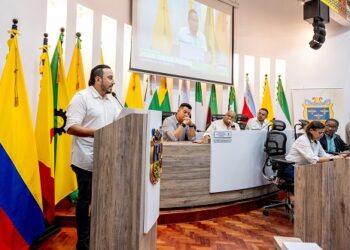 El Gobernador Juan Diego Patiño felicita a la nueva mesa directiva de la Asamblea Departamental