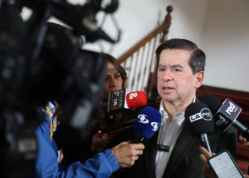 Ministro del Interior Juan Fernando Cristo reacciona a paro armado del ELN: “Indignante”