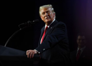 Trump define sanciones contra el régimen de Irán para frenar sus operaciones terroristas y trabar su programa nuclear